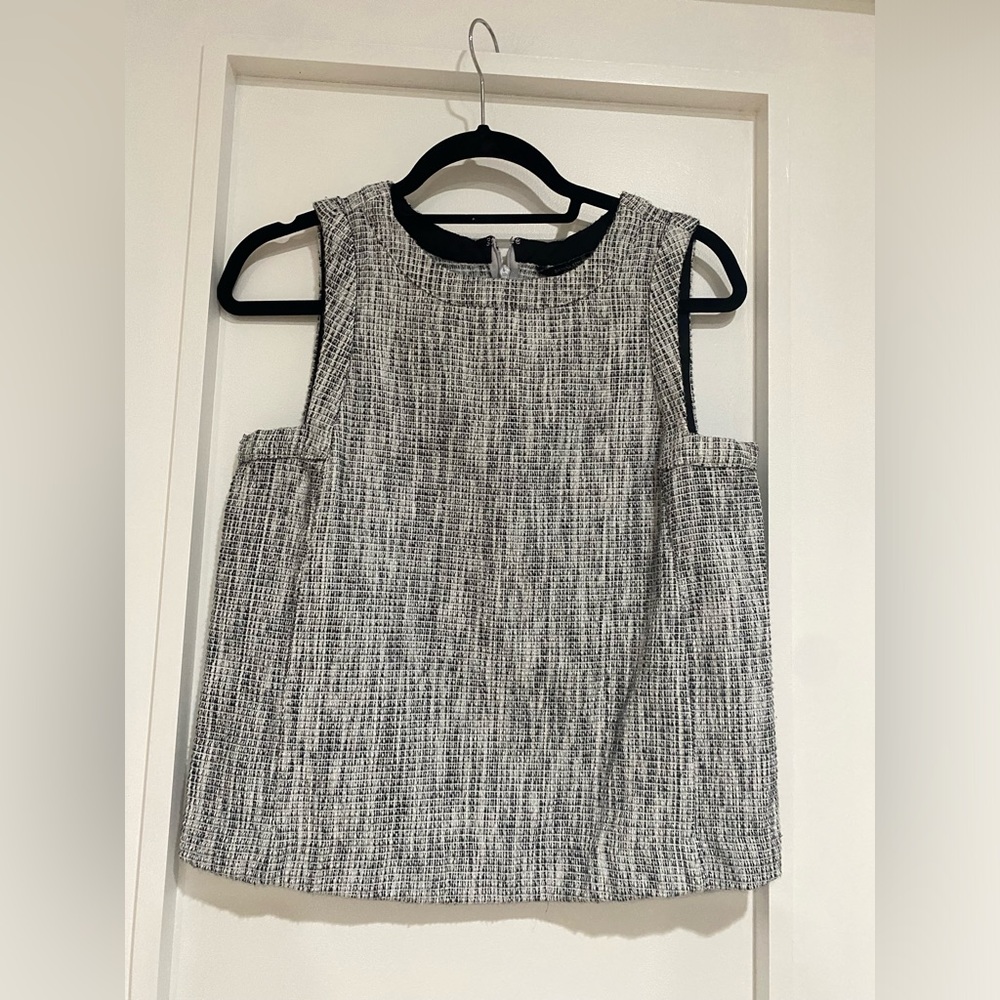 Banana republic structured and woven blouse size S